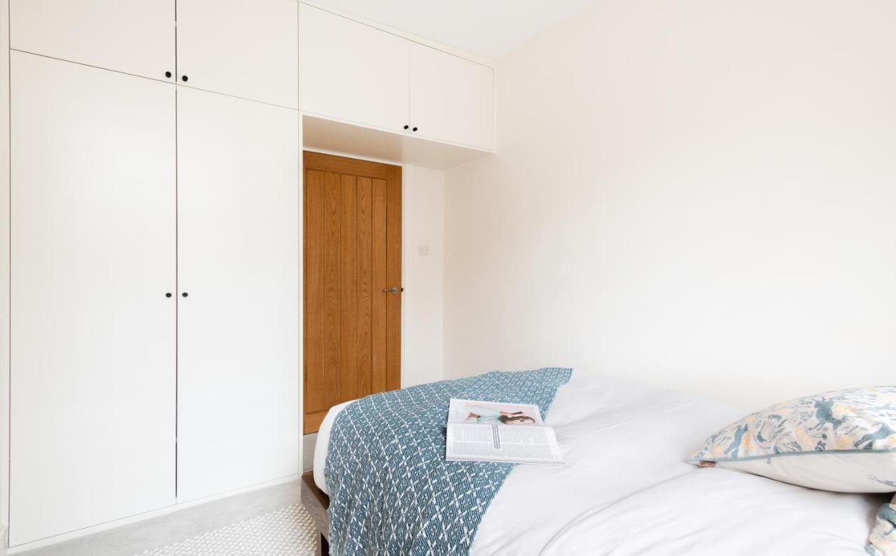 런던 The Chelsea Arms - Bright 3Bdr With Garden & Private Parking 아파트 외부 사진